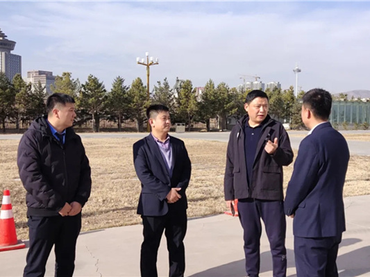 集團總經理岳鋒到城市公司調研指導工作